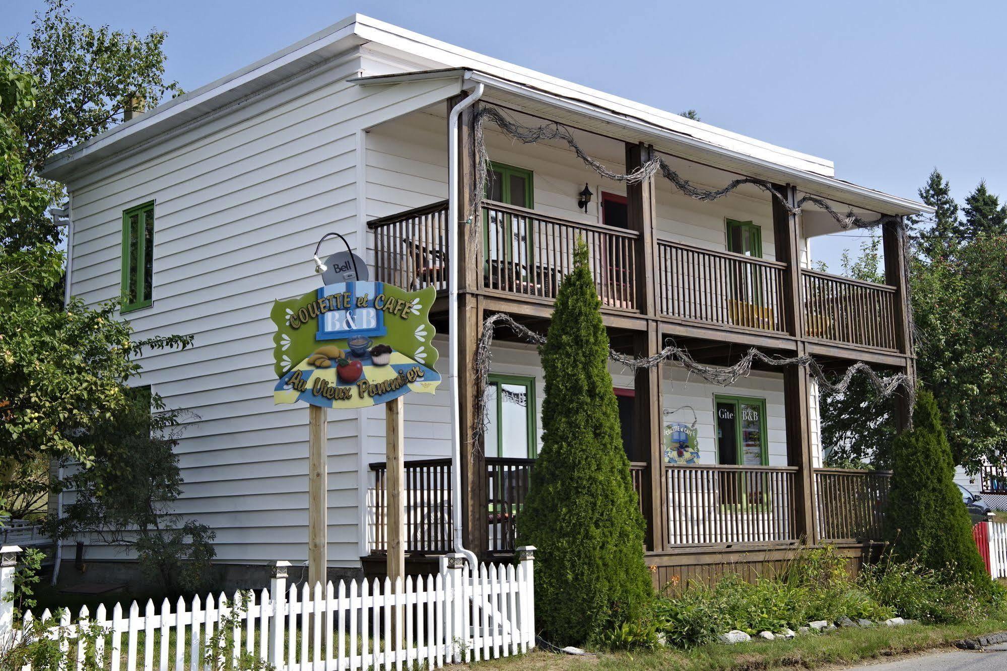 Gite Au Vieux Pommier Tadoussac Buitenkant foto