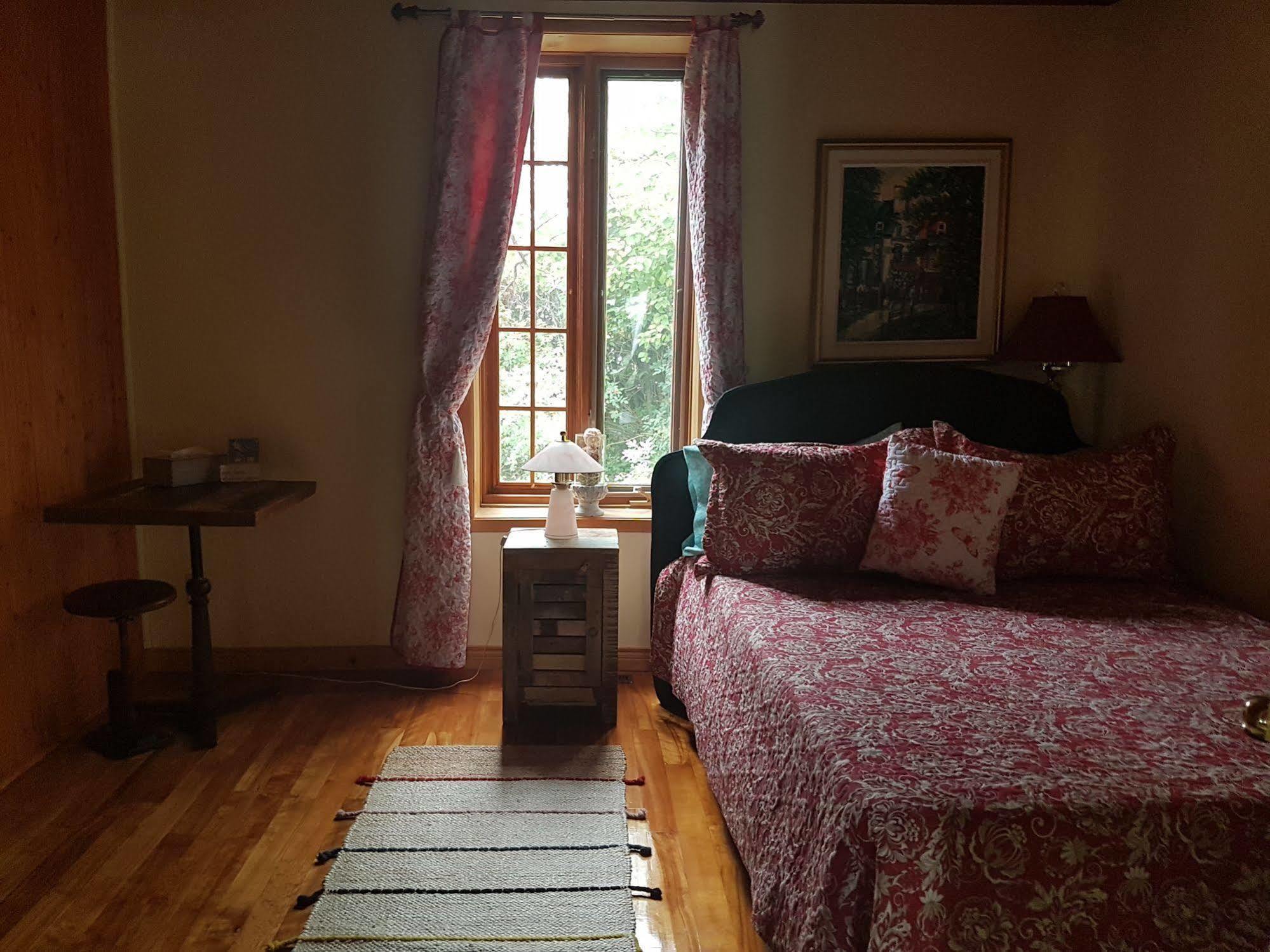 Gite Au Vieux Pommier Tadoussac Buitenkant foto