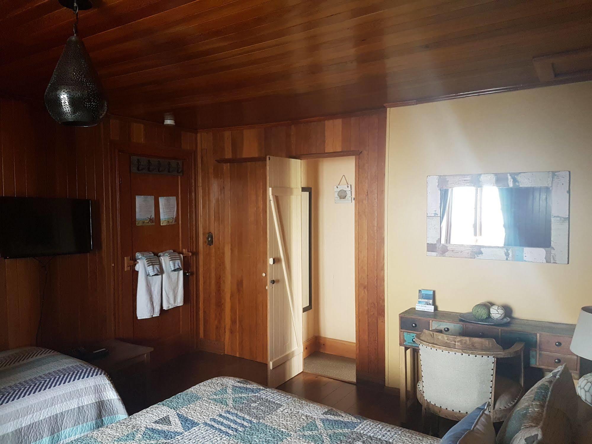 Gite Au Vieux Pommier Tadoussac Buitenkant foto